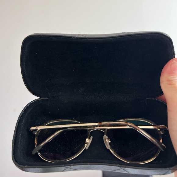 Chanel sunglasses - Picture 2 of 5